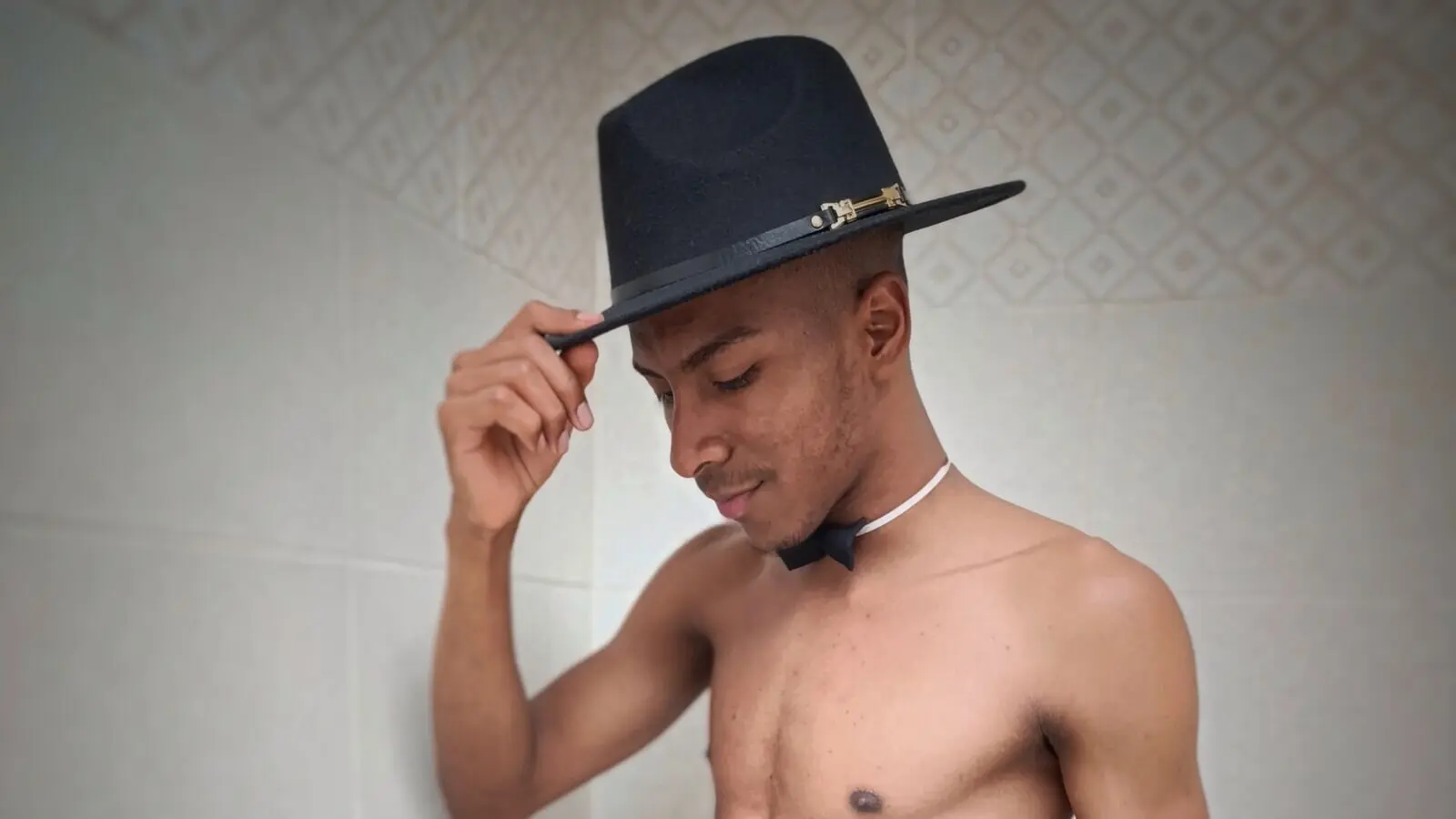 CharlieNeithan's Premium Pictures and Videos