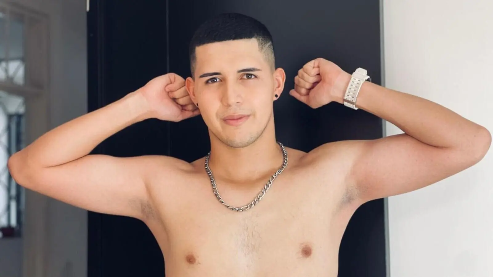 JulianCruz's Premium Pictures and Videos