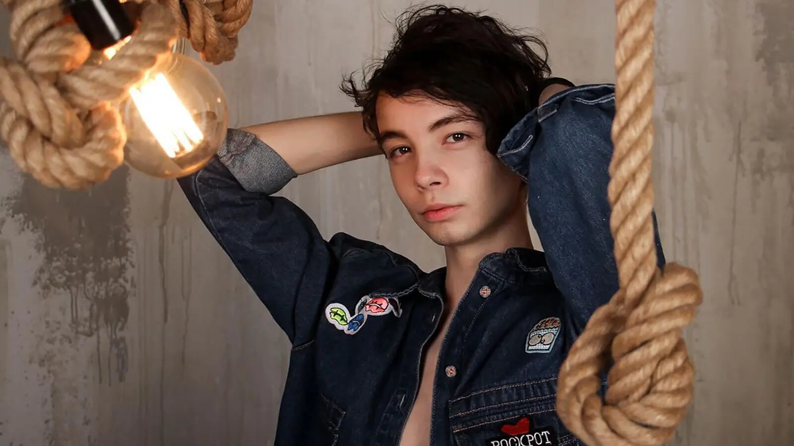KyleDolton's Premium Pictures and Videos