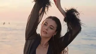 Milanas's Premium Pictures and Videos