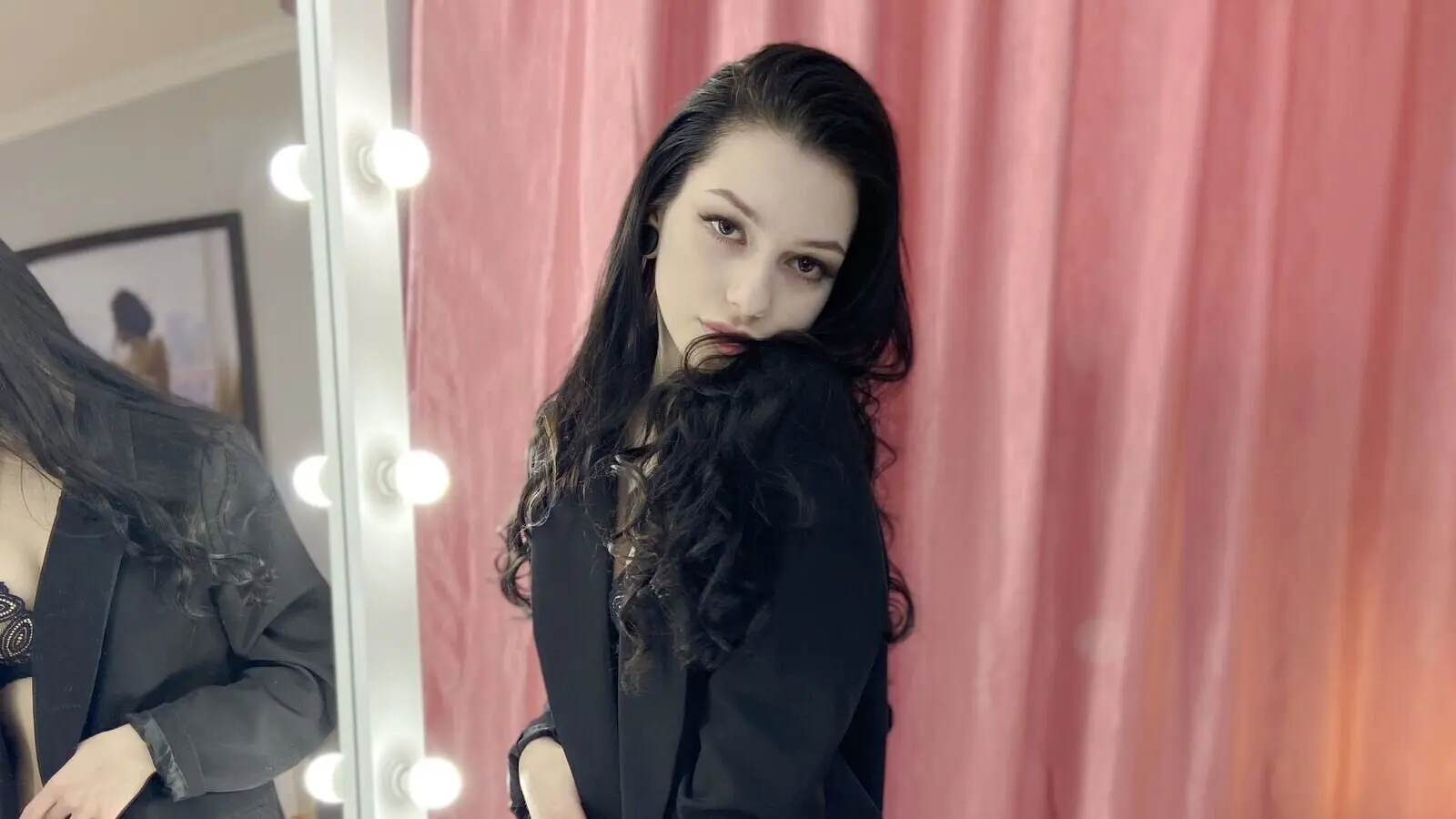 MonikaDavil's Premium Pictures and Videos