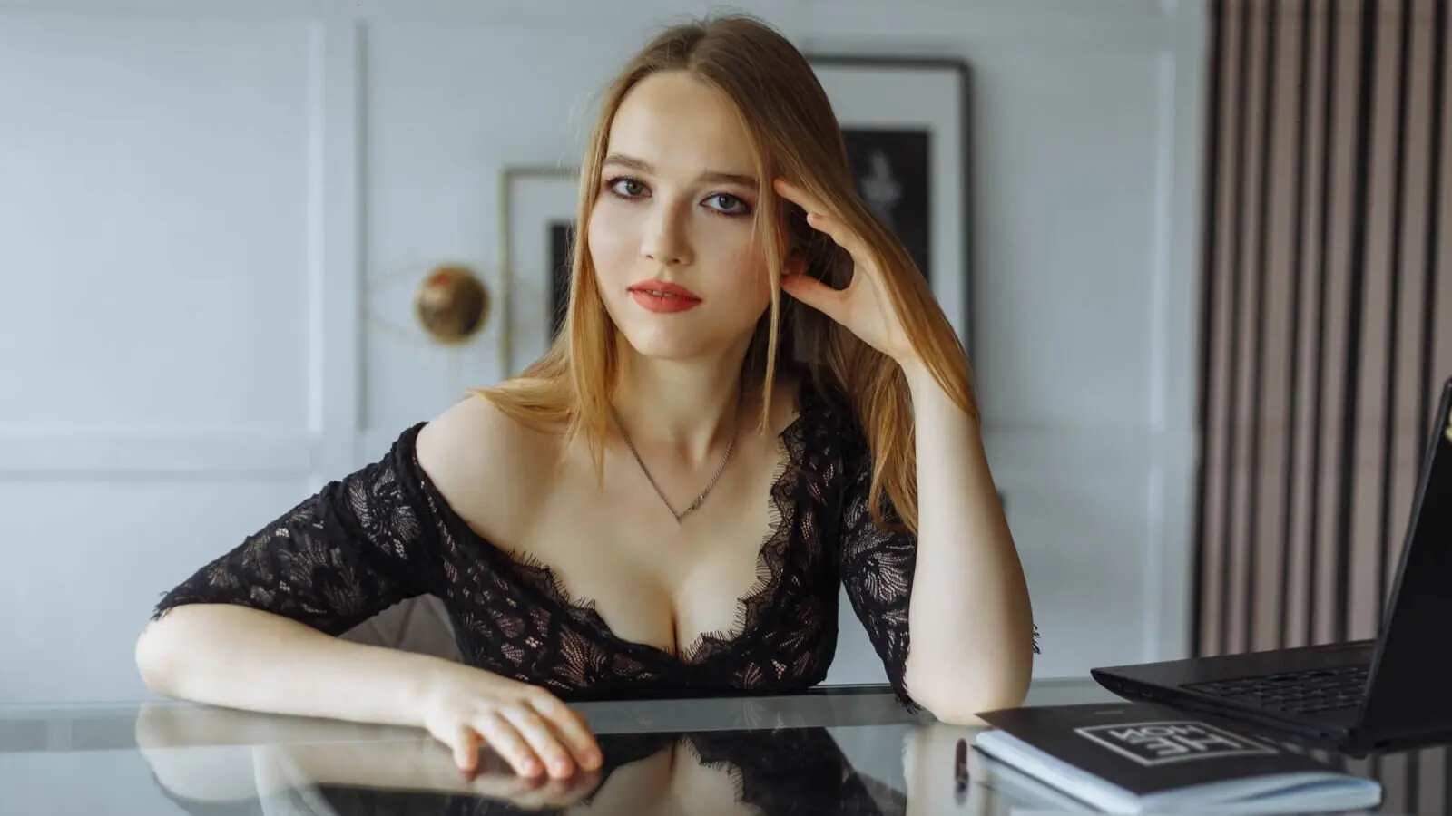 SaraBoutelle's Premium Pictures and Videos