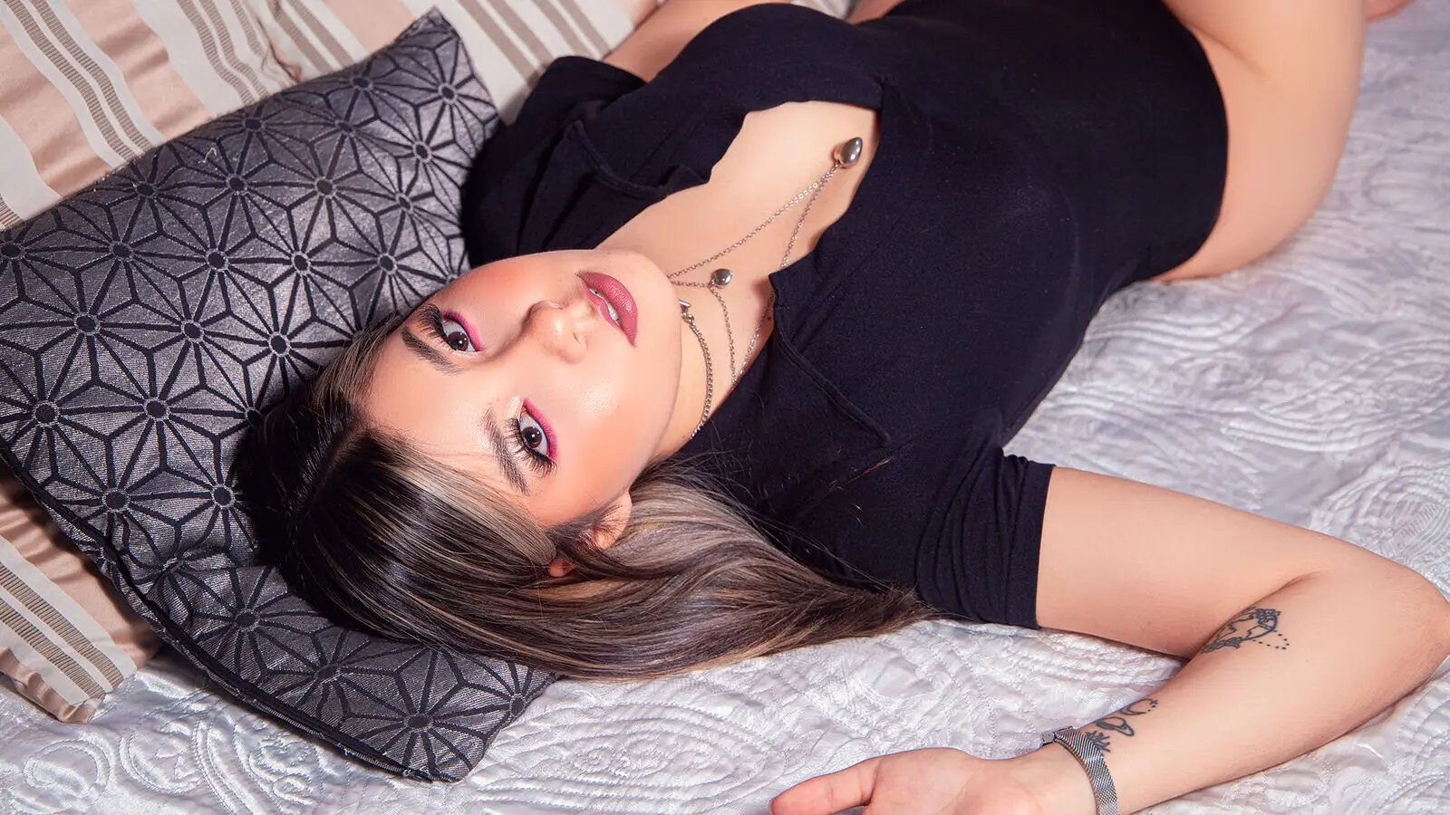 SaraPrado's Premium Pictures and Videos